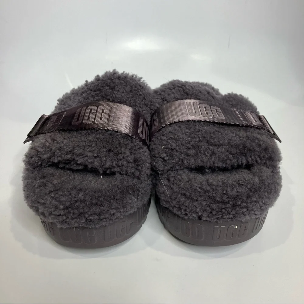 UGG Fluffita platform slip on sandals women’s size 8 purple casual trendy Sherpa
